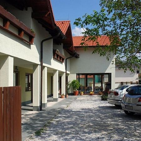 Penzion Jople Podhajska Luaran gambar